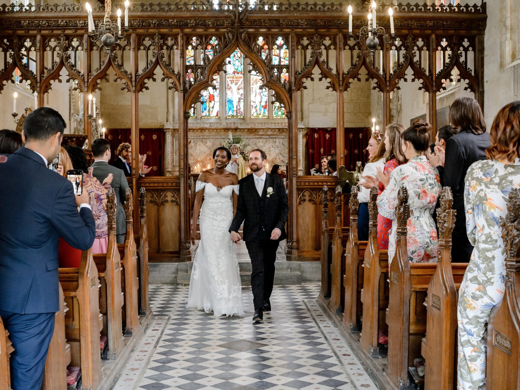 This intimate chapel is located in the heart of Sudeley's gardens