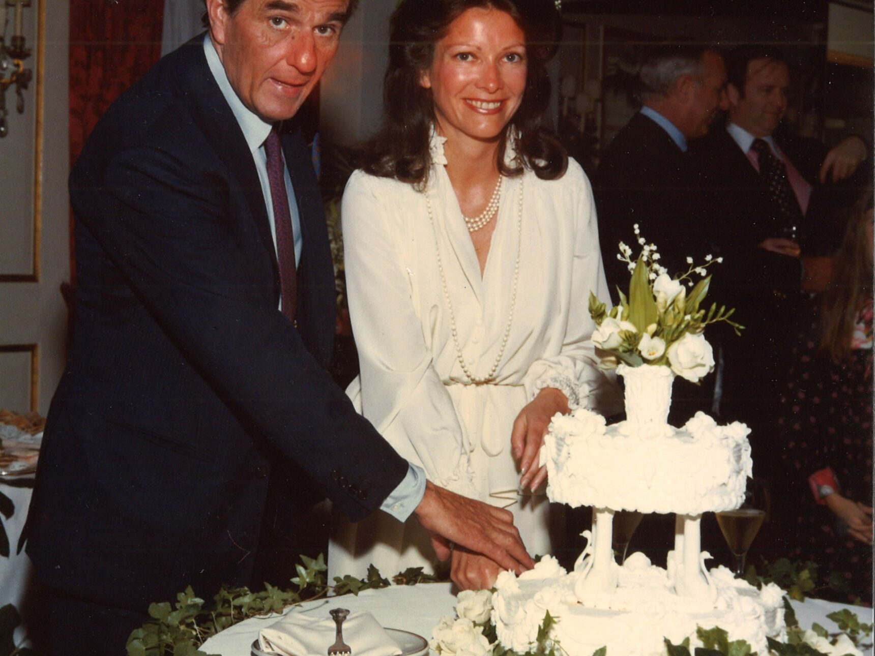Following the tragic and untimely death of Mark Brocklehurst, Elizabeth marries Henry Cubitt, 4th Baron Ashcombe in 1979