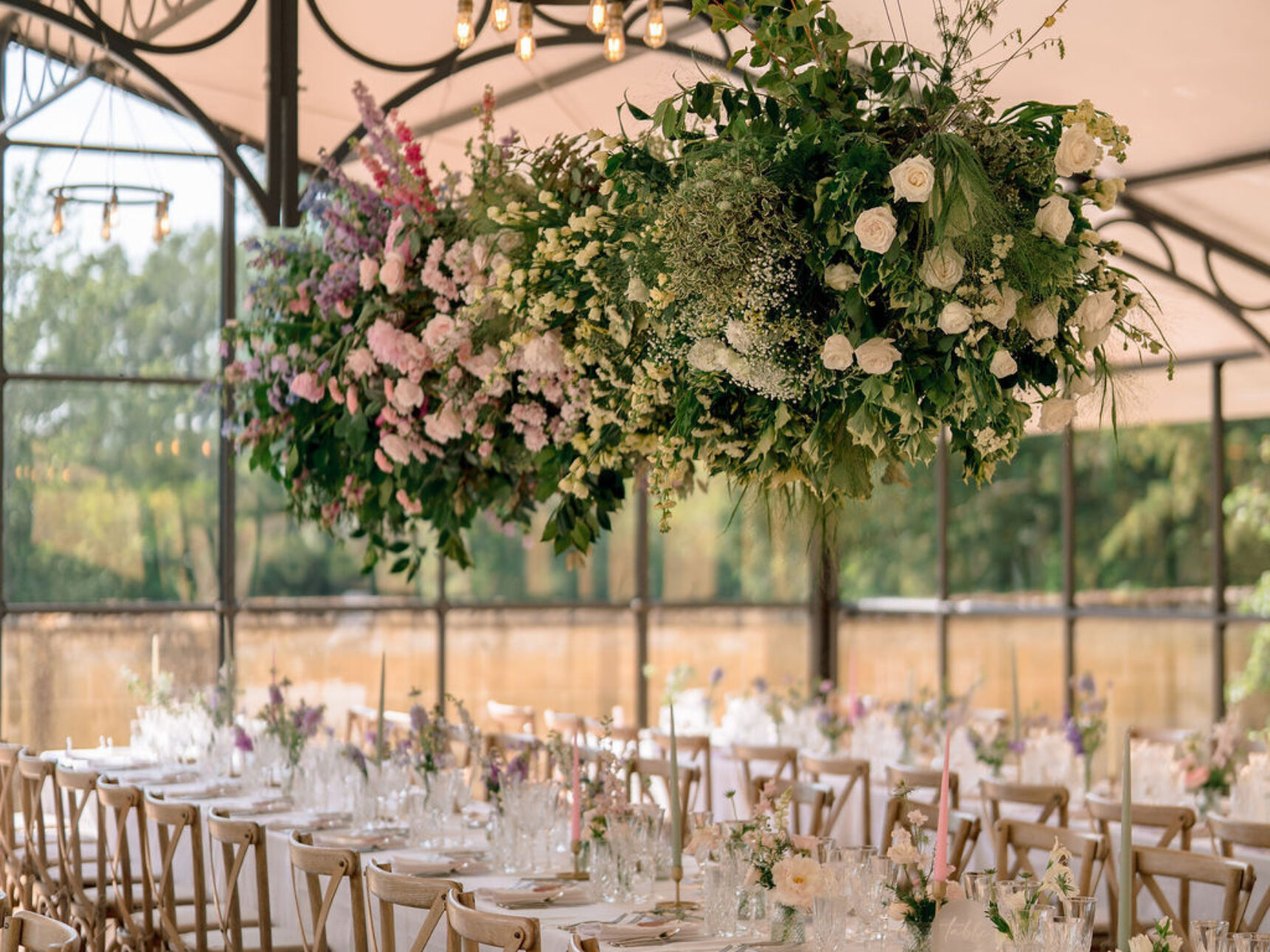 Sensational floral decorations bringing dreams into reality.