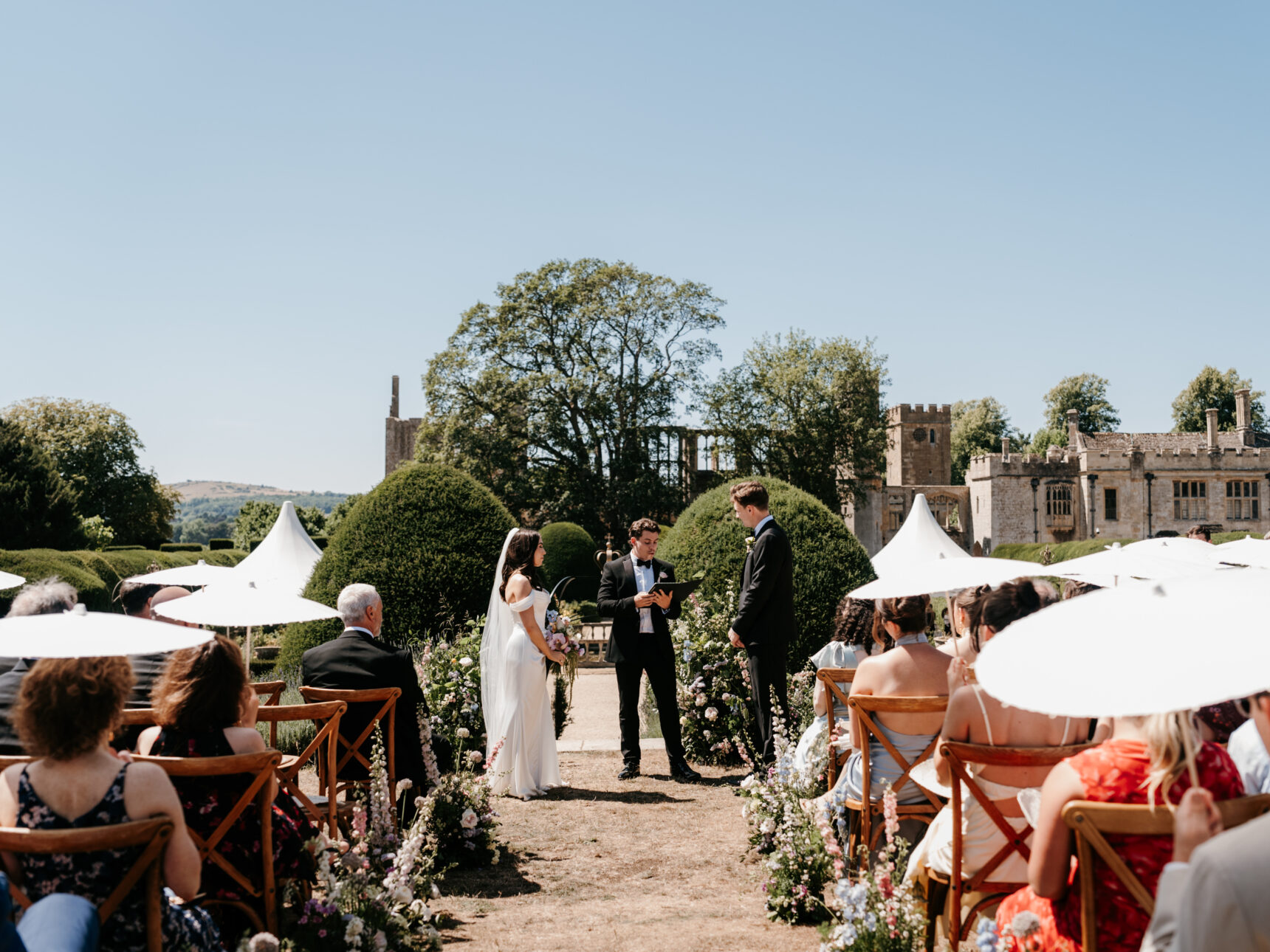 Haha wedding ceremony moments before 'I do'