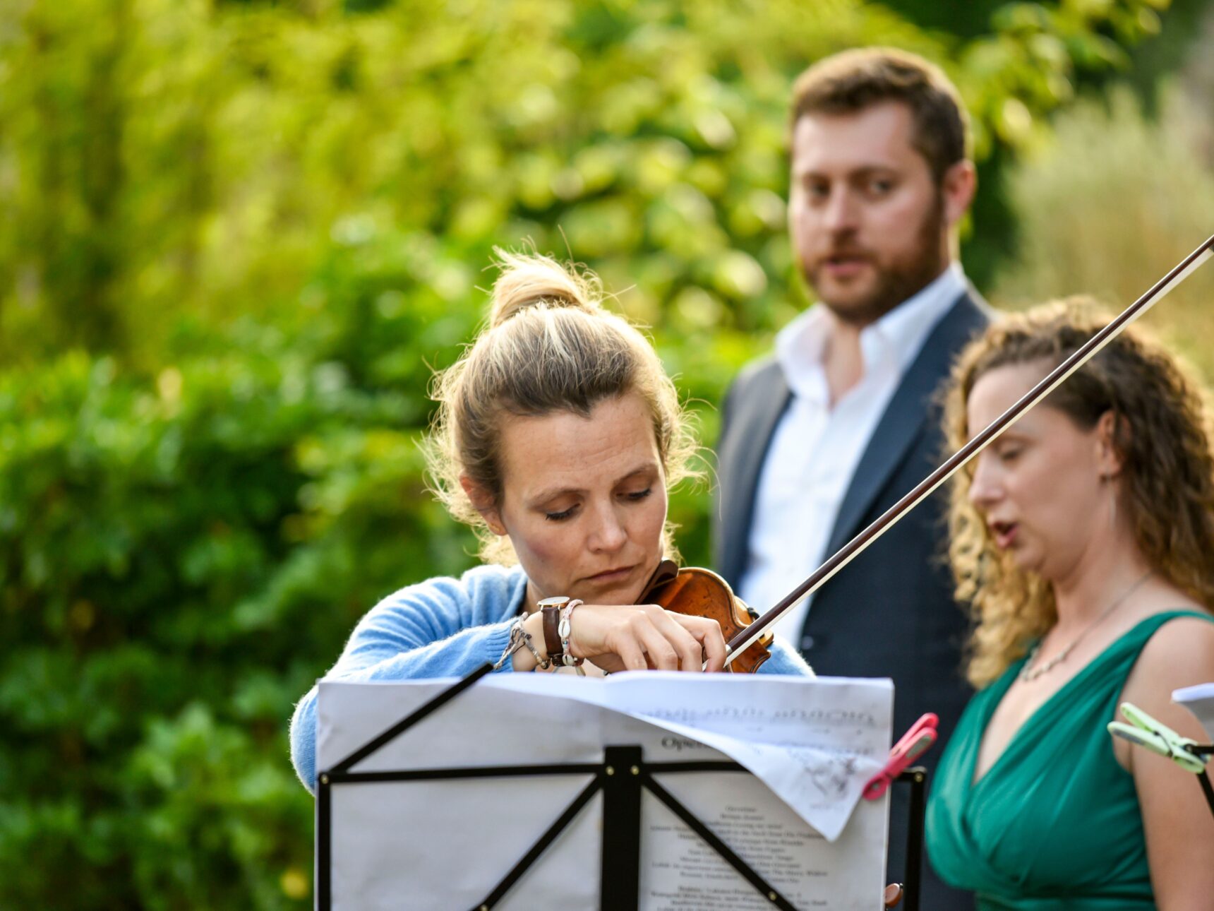 Wild Arts singers and musician